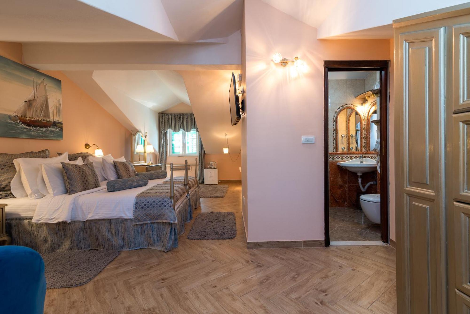 Heritage Hotel Pasike Trogir Exterior foto